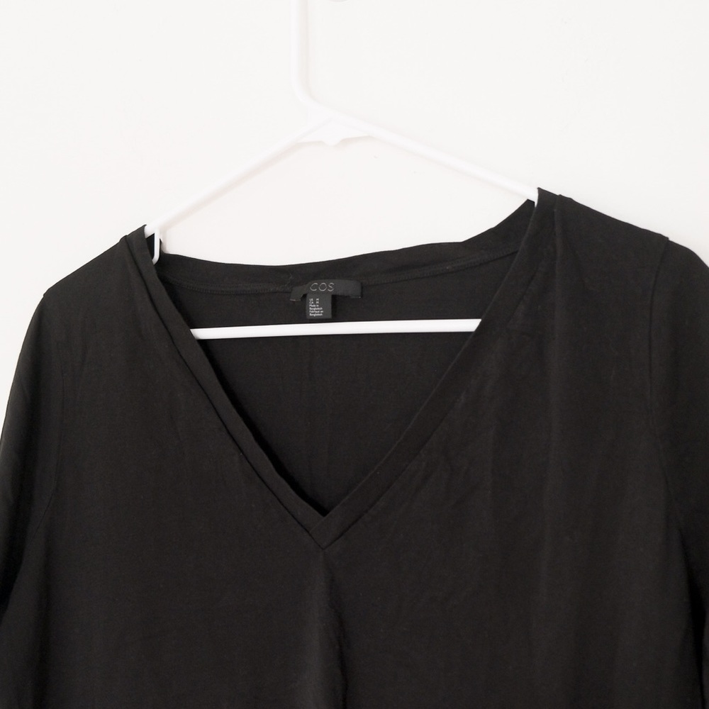 COS V-Neck Tee